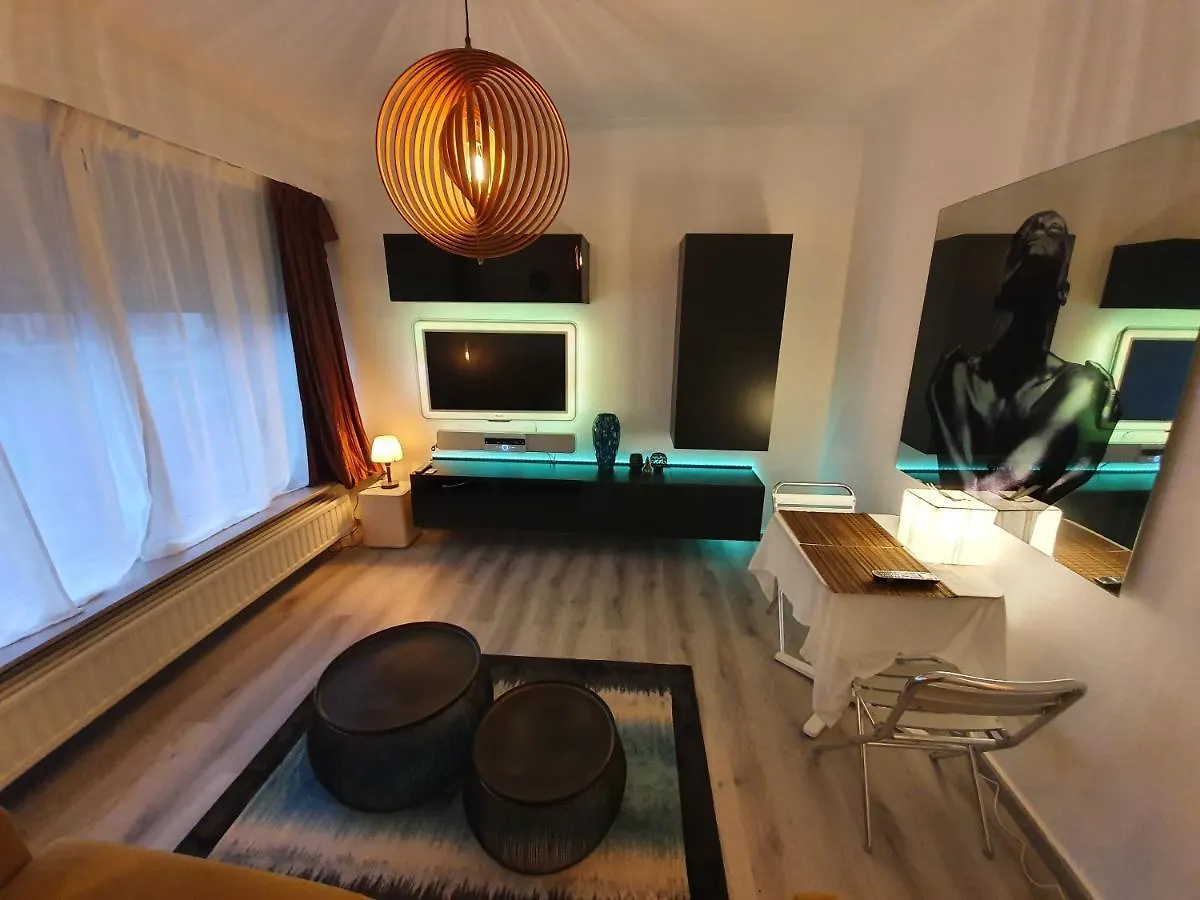 Cosy Corner In Quiet Suburb - All Cars Allowed Antwerp Belgium