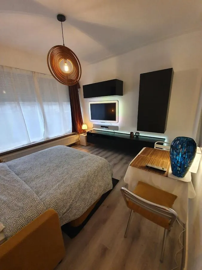 Apartment Cosy Corner In Quiet Suburb - All Cars Allowed Antwerp